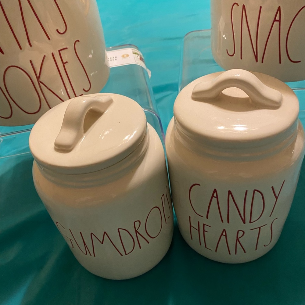 Rae Dunn Christmas canisters set of 4 New without tags - Picture 5 of 13